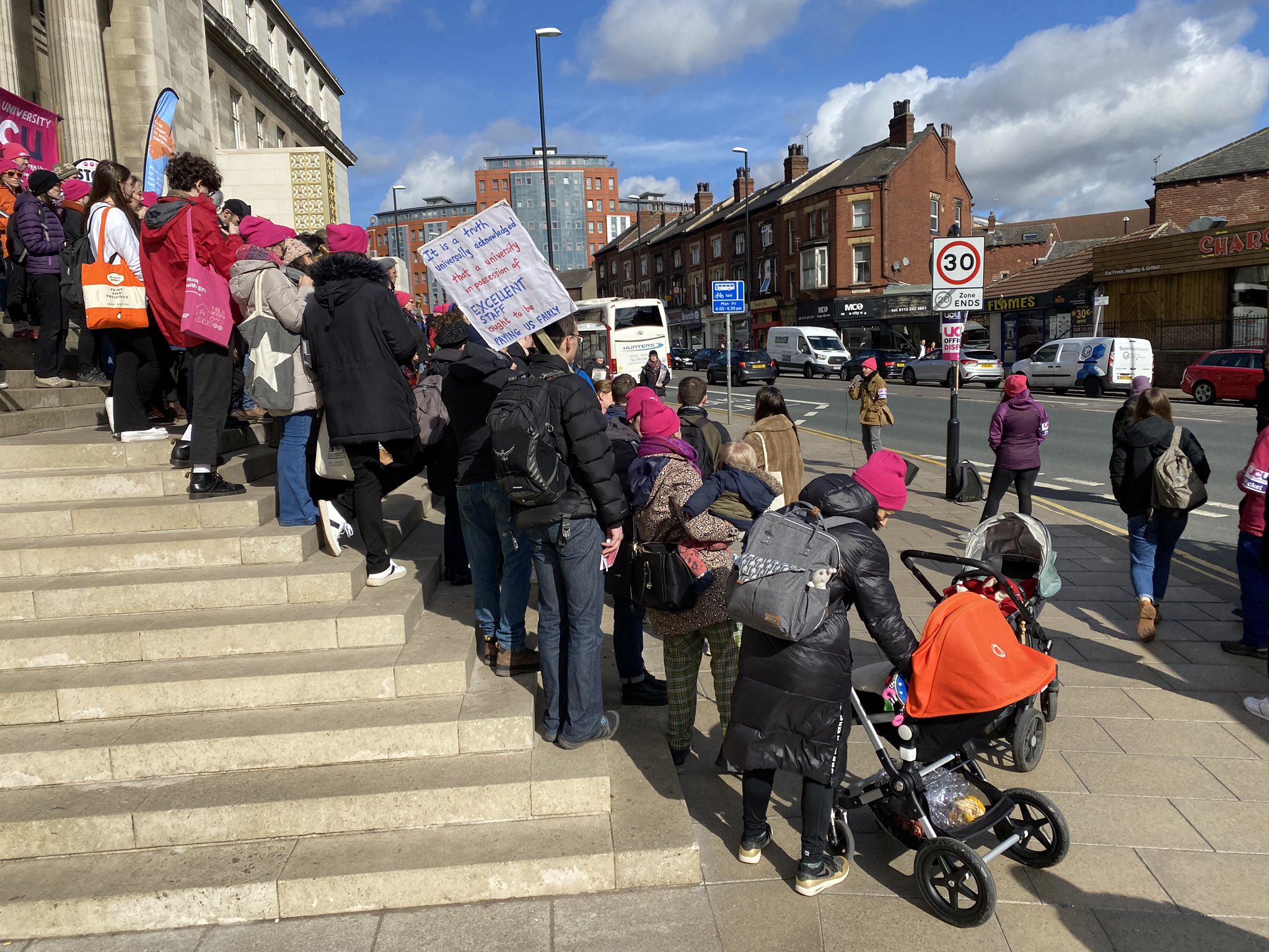 The final week of picketing in pictures! UCU University of Leeds Branch